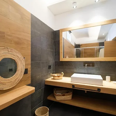 In Centro Da Carlotta أولبيا